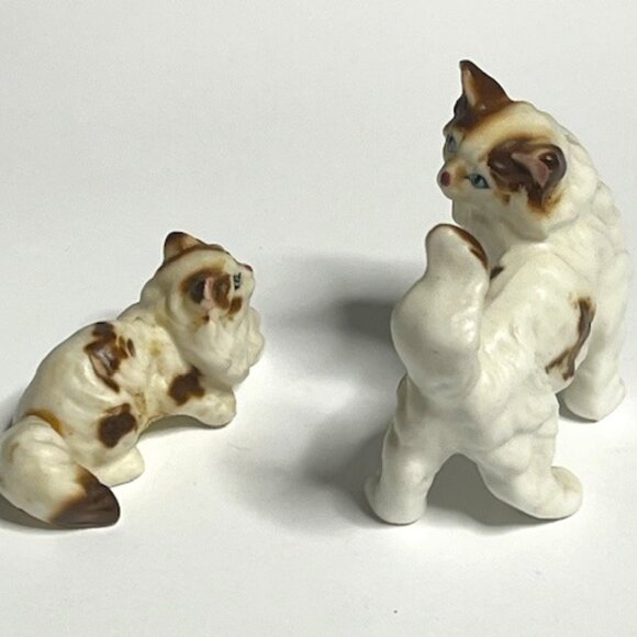 VTG Miniature Mama Cat & Kitten Porcelain Figurines White Brown Blue Eyes 2" - Picture 4 of 12